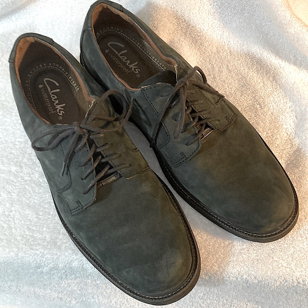 Clarks waterproof breathable dark grey suede casual/dress shoes. Men’s size 10M